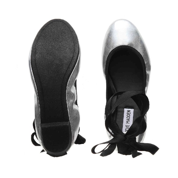 Steve Madden Florrah Ballet Flat Silver Shoes 7 - Picture 8 of 8